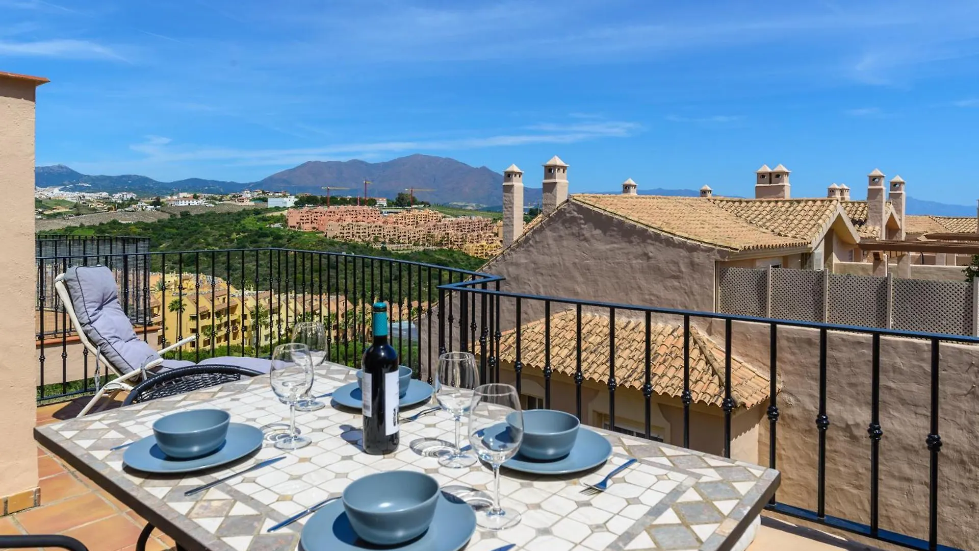 2247-Duplex 3 Bedrooms With 2 Terraces Manilva İspanya